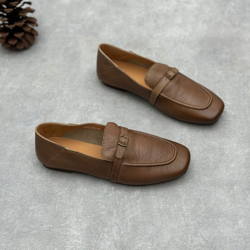 Loafers no patiesas liellopa ādas, kvadrātveida purns, slip-on, plata papēža, iekšējā zole no cūku ādas
