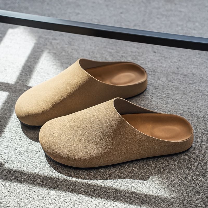 Férfi muleszandál, casual stílus, velúr felsőrész, gumírozott talp, vulkanizált konstrukció