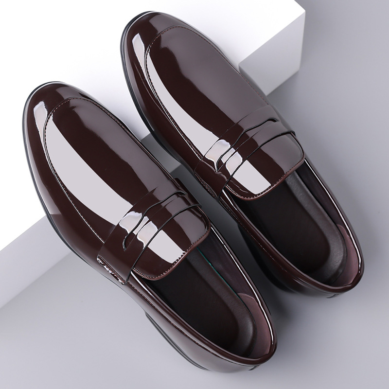 Férfi bőr slip-on cipő, tehénbőr felsőrész, alacsony profil, hegyes orr, gumírozott talp