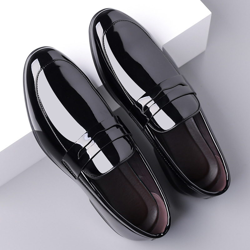 Férfi bőr slip-on cipő, tehénbőr felsőrész, alacsony profil, hegyes orr, gumírozott talp