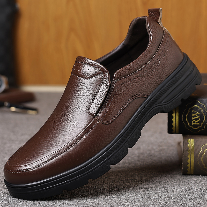 Vīriešu ikdienas slip-on kurpes, augšējā daļa no top grain ādas, gumijas zole, apaļš purns, ar anti-slip funkciju un siltas