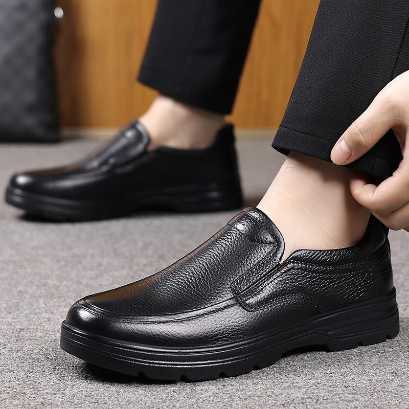 Vīriešu ikdienas slip-on kurpes, augšējā daļa no top grain ādas, gumijas zole, apaļš purns, ar anti-slip funkciju un siltas