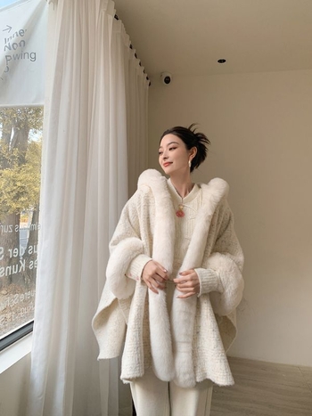 Kaput od corduroya s kapuljom i ovratnikom, lažni umjetno krzno, Rabbit-Hair Blend, slobodan kroj, zimski pleteni