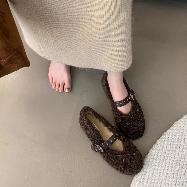 Női pamutcipő kerek orrú, alacsony felső rész, lapos gumitalp, oldalsó cipzár és masni pánt