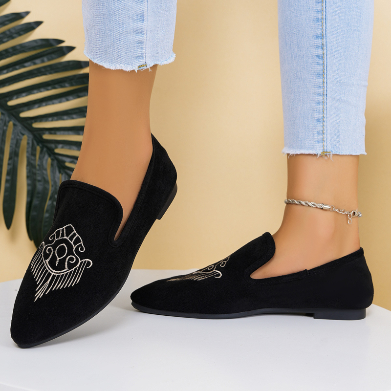 Pantofi dama fără toc cu vârf ascuțit, broderie, velur pe exterior, talpă plată