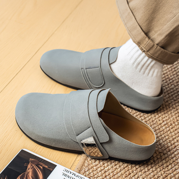 Toe Cap Slip-On cipő — velúr felsőrész, gumi talp, ragasztott konstrukció, hétköznapi stílus