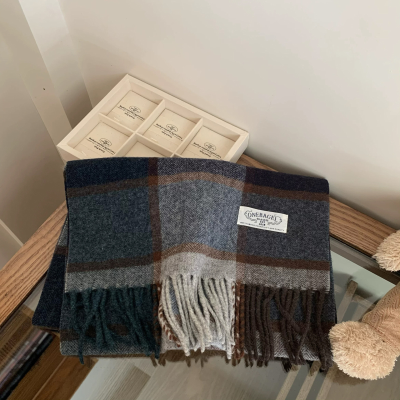 Unisex šalle no 100% Austrālijas vilnas, herringbone raksts, warp adīšana, ziemas siltums