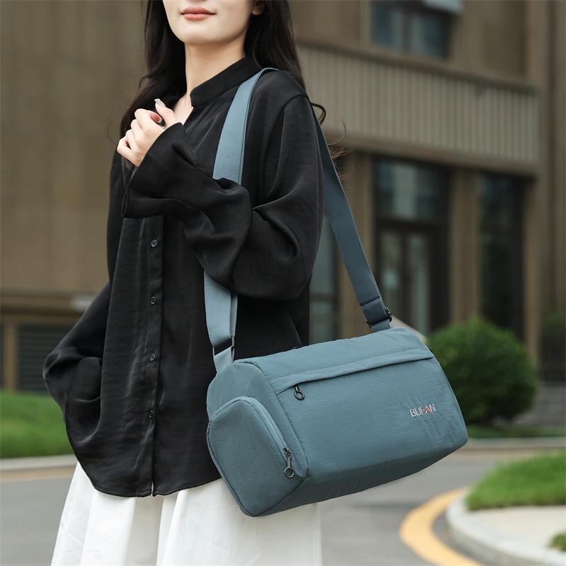 Unisex crossbody soma ceļošanai — izturīgs Oxford audums, poliestera iekšējā odere, tilpums zem 20L, ikdienas ceļojumu stils, pavasaris 2025