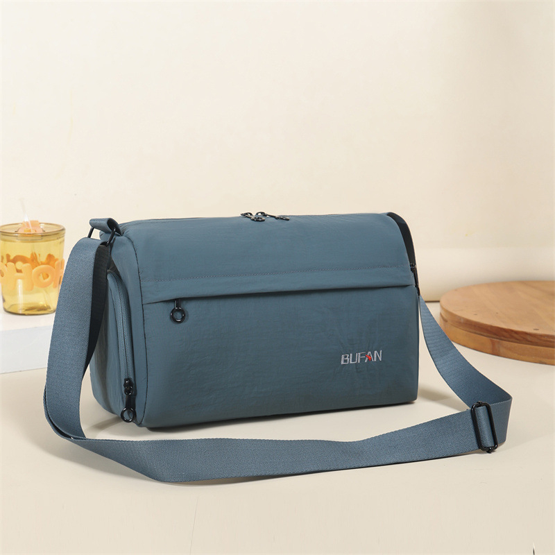 Unisex crossbody soma ceļošanai — izturīgs Oxford audums, poliestera iekšējā odere, tilpums zem 20L, ikdienas ceļojumu stils, pavasaris 2025