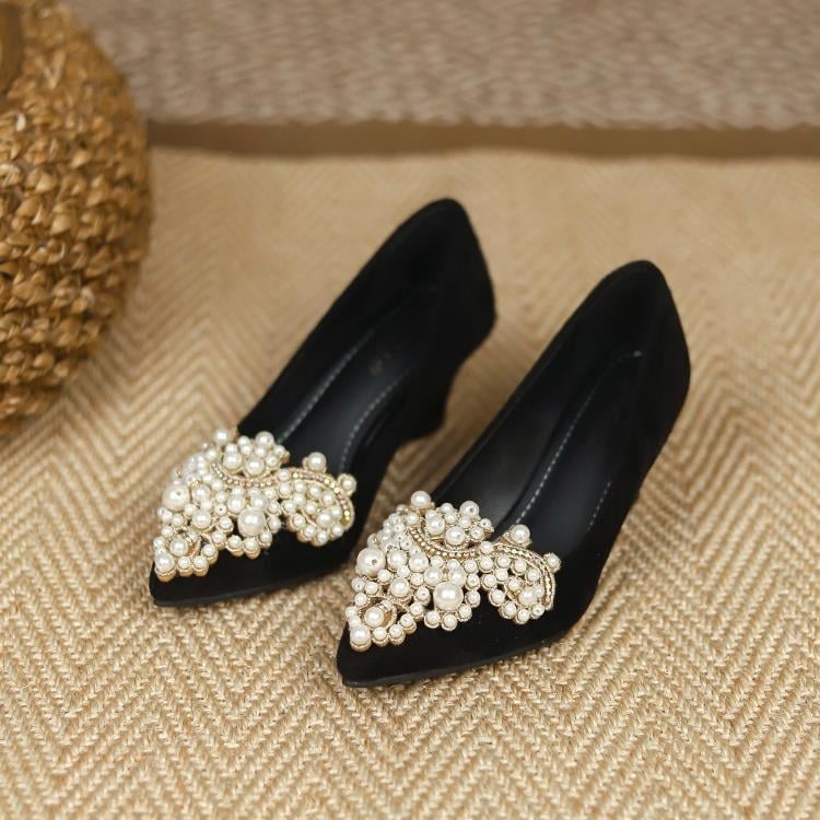 Ženske slip-on ravne cipele, s niskim petom (kitten heel), do 3 cm, gornji dio od dvostruke svinjske kože, ulošak od dvostruke svinjske kože, gumena potplat