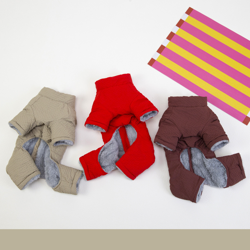 Maziem suņiem apģērbs — poliestera piepildīta jaka ar četrām kājām, universāls, M102601