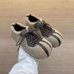 Λοφέρ με ρίγες, επάνω μέρος από δέρμα αγελάδας υψηλής ποιότητας, σόλα από καουτσούκ, ύψος τακουνιού 6–8 εκ.