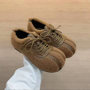 Λοφέρ με ρίγες, επάνω μέρος από δέρμα αγελάδας υψηλής ποιότητας, σόλα από καουτσούκ, ύψος τακουνιού 6–8 εκ.