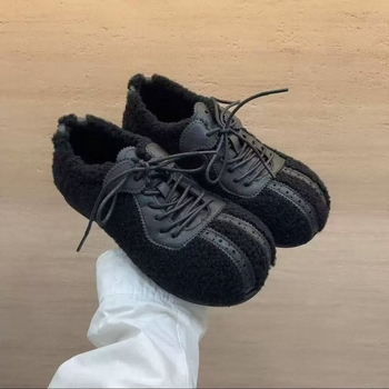 Λοφέρ με ρίγες, επάνω μέρος από δέρμα αγελάδας υψηλής ποιότητας, σόλα από καουτσούκ, ύψος τακουνιού 6–8 εκ.