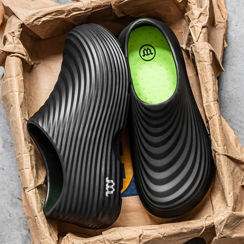 Szakács cipő, EVA felső rész és talp, kerek orr, középső sarok 3-5 cm, pamut bélés