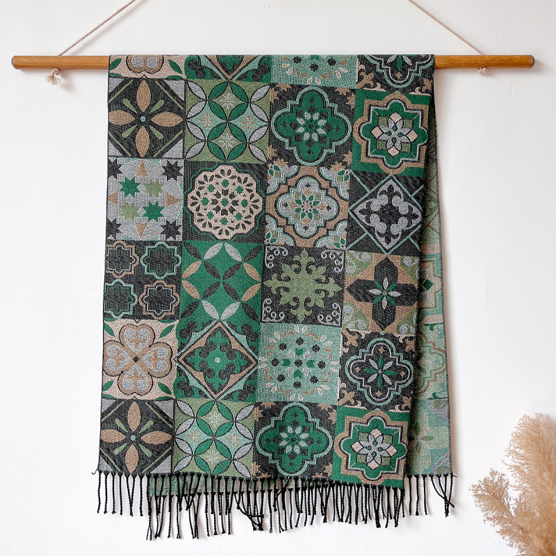 Ziemas šalle ar jacquard audumu, warp knitting tehnika, poliester šķiedra, siltuma saglabāšana