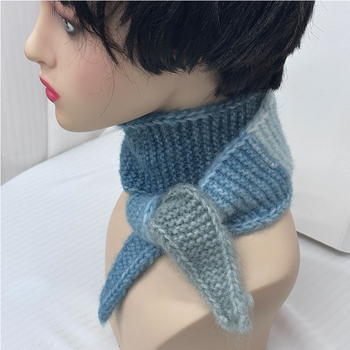 Akrila šalle ar warp-knit šuvēm ziemas siltumam, personības tendences stils, uzsākts 2025. gada rudenī