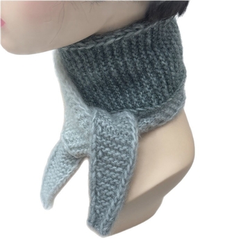 Akrila šalle ar warp-knit šuvēm ziemas siltumam, personības tendences stils, uzsākts 2025. gada rudenī