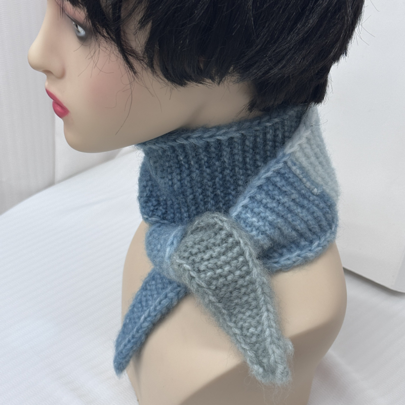 Akrila šalle ar warp-knit šuvēm ziemas siltumam, personības tendences stils, uzsākts 2025. gada rudenī