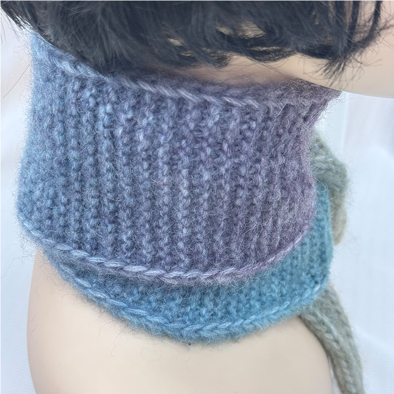 Akrila šalle ar warp-knit šuvēm ziemas siltumam, personības tendences stils, uzsākts 2025. gada rudenī