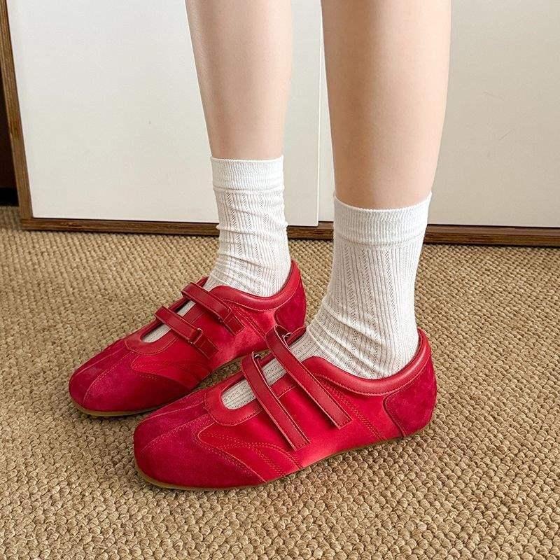 Sieviešu baleta stila sporta apavi ar nubuku augšdaļu, svītrainā raksts, Velcro aizdare, plakana gumijas zole