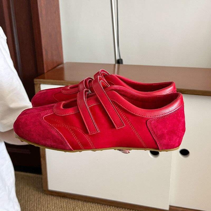 Sieviešu baleta stila sporta apavi ar nubuku augšdaļu, svītrainā raksts, Velcro aizdare, plakana gumijas zole