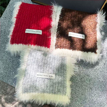 Xinyi akrila adīta šalle ar mākslīgu norkas kažoku, krāsu blokdizains, ziemas siltums