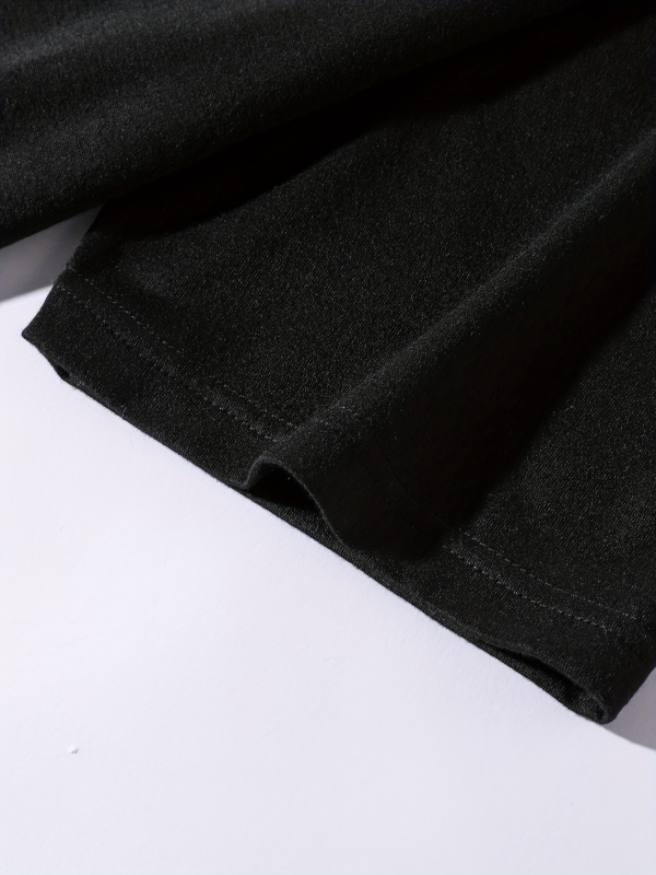 Medvilnės 96%+ marškinėliai, laisvas kirpimas, apvalus kaklo iškirptė, trumpomis rankovėmis, spausdintas raštas