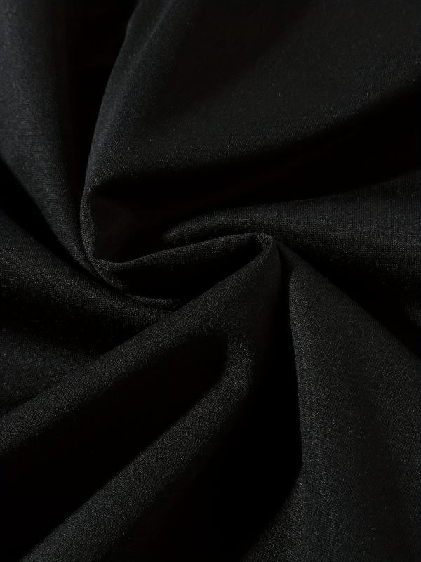 Medvilnės 96%+ marškinėliai, laisvas kirpimas, apvalus kaklo iškirptė, trumpomis rankovėmis, spausdintas raštas