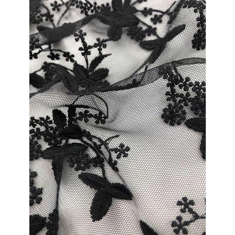 Vyrų nailoninis trikampis šalikas su išlinkusiu kraštu ir gėlių nėriniu pavasariui