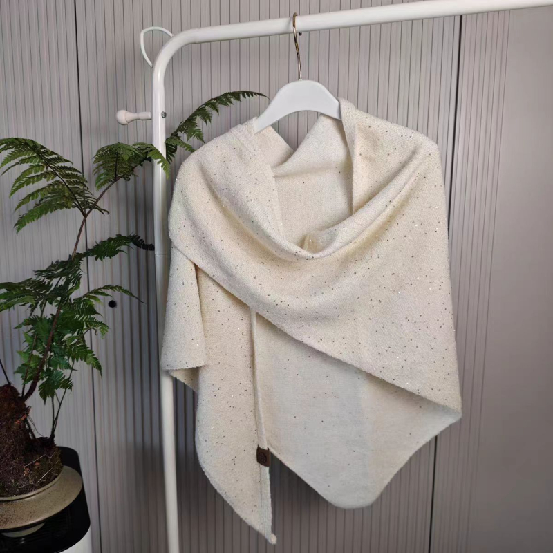 Trikampis šalikas iš vilnos mišinio, warp mezgimas, vienodas raštas, žiemos sezonas