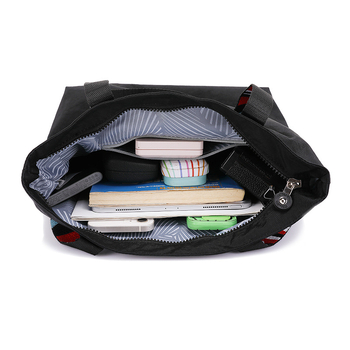 Nailono Tote rankinė, poliesterio įdaila, horizontalaus kvadrato formos, užtrauktukas uždarymas, vidinė ID kišenė