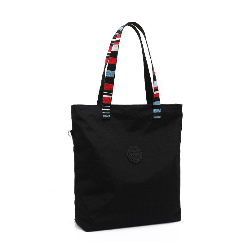 Nailono Tote rankinė, poliesterio įdaila, horizontalaus kvadrato formos, užtrauktukas uždarymas, vidinė ID kišenė