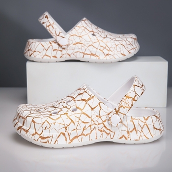 Beltéri és kültéri EVA szandál teljes 3D nyomtatással, perforált felsőrész, slip-on zárás, csúszásmentes talp