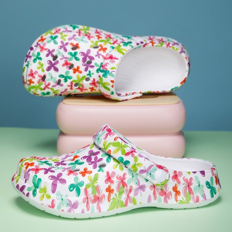 Beltéri és kültéri EVA szandál teljes 3D nyomtatással, perforált felsőrész, slip-on zárás, csúszásmentes talp