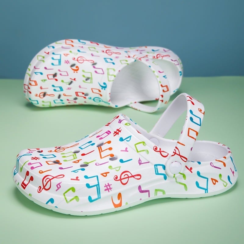 Beltéri és kültéri EVA szandál teljes 3D nyomtatással, perforált felsőrész, slip-on zárás, csúszásmentes talp