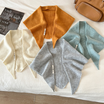 Női gyapjúkeverék kötött háromszög sál, minimalista stílus, warp-knit kötés, téli használat
