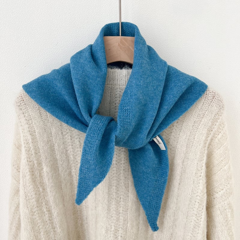 Női gyapjúkeverék kötött háromszög sál, minimalista stílus, warp-knit kötés, téli használat