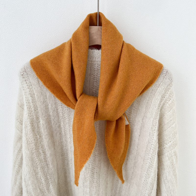 Női gyapjúkeverék kötött háromszög sál, minimalista stílus, warp-knit kötés, téli használat