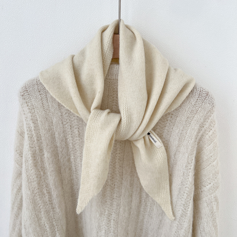 Női gyapjúkeverék kötött háromszög sál, minimalista stílus, warp-knit kötés, téli használat