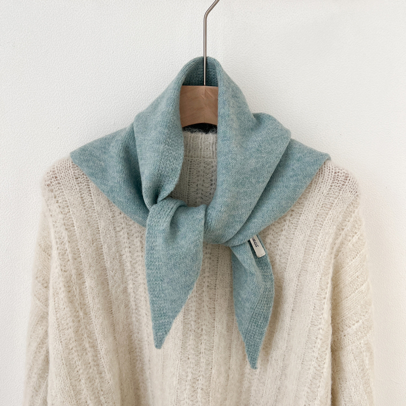 Női gyapjúkeverék kötött háromszög sál, minimalista stílus, warp-knit kötés, téli használat