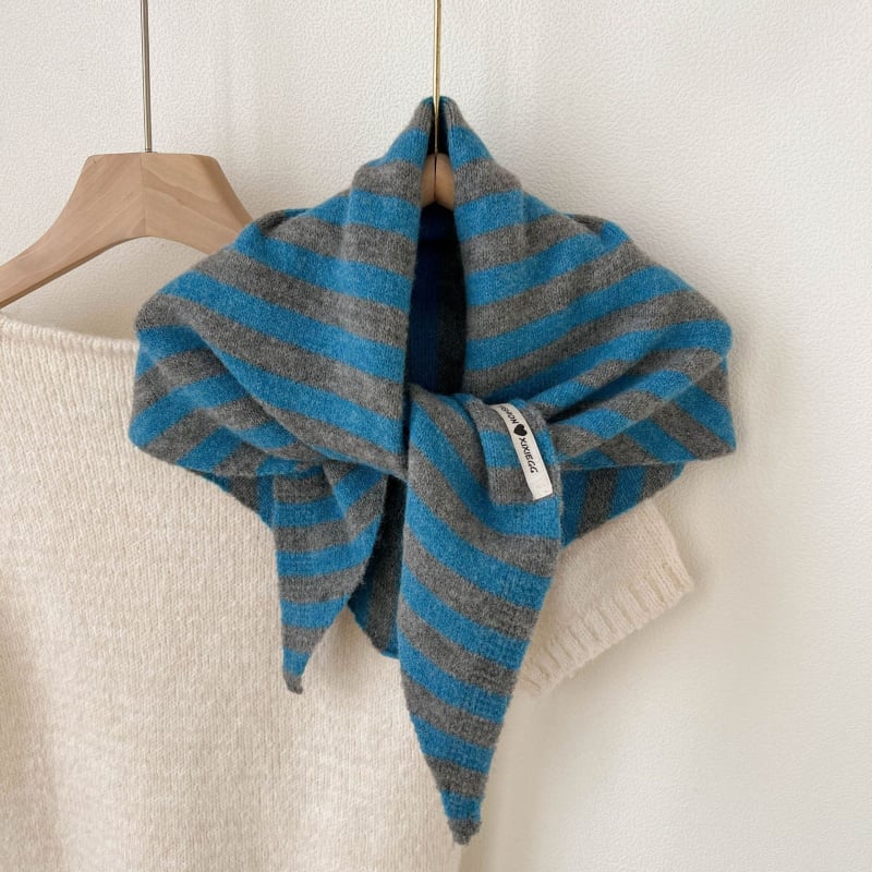 Női gyapjúkeverék kötött háromszög sál, minimalista stílus, warp-knit kötés, téli használat