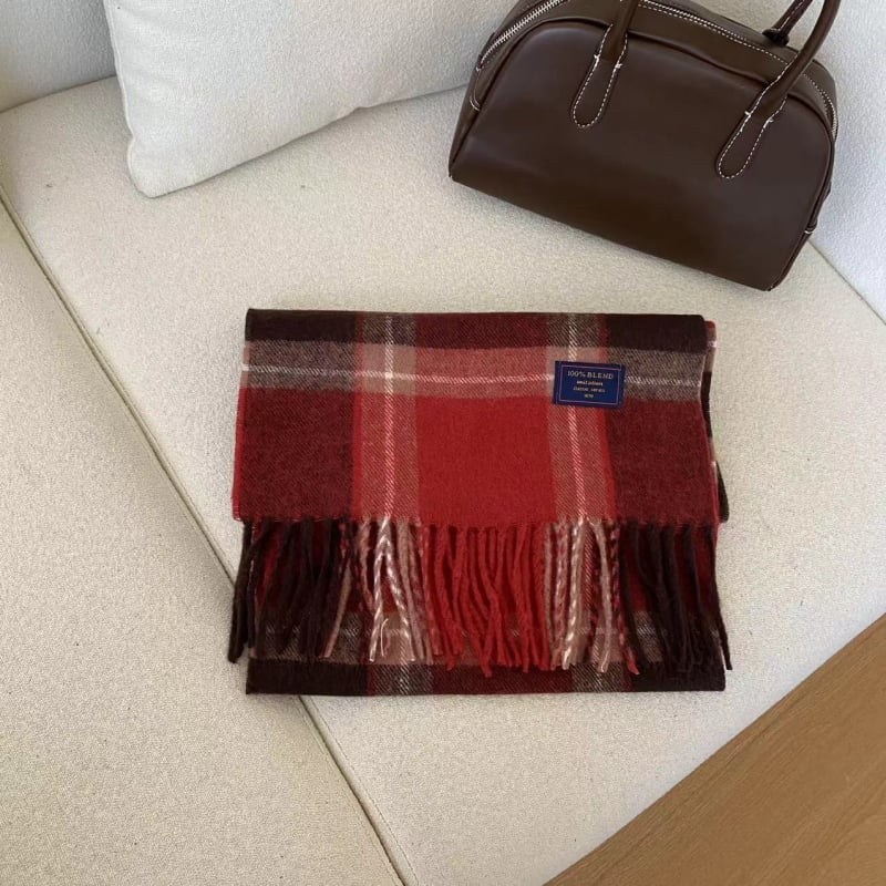 Sál kockás mintázattal, imitációs kasmír hatású, warp szövésű, poliészter anyag, téli szezon 2024