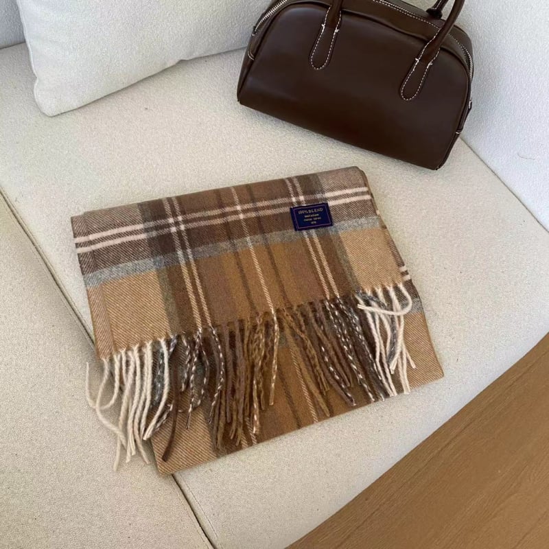 Sál kockás mintázattal, imitációs kasmír hatású, warp szövésű, poliészter anyag, téli szezon 2024