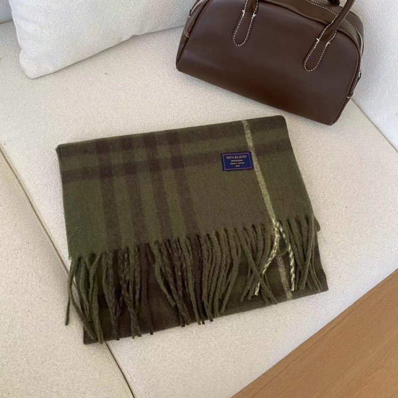 Sál kockás mintázattal, imitációs kasmír hatású, warp szövésű, poliészter anyag, téli szezon 2024