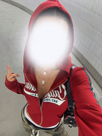 Moteriškas gobtuvinis kardiganas su užtrauktuku, spausdintas tekstas dizainas, poliesterio audinys, trumpas kirpimas