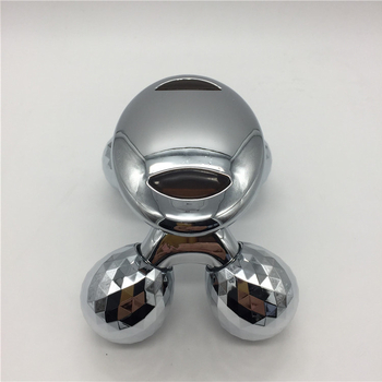 Rokas masāžas rullis ar 4 riteņiem V‑sejas kontūrām — XC-202, manuāls neelektrisks masāžas rullis, izlaists 2018.