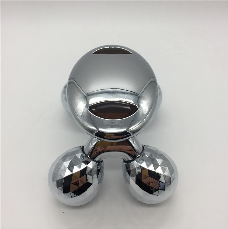 Rokas masāžas rullis ar 4 riteņiem V‑sejas kontūrām — XC-202, manuāls neelektrisks masāžas rullis, izlaists 2018.