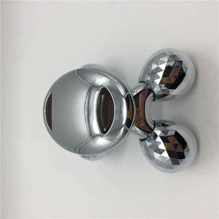 Rokas masāžas rullis ar 4 riteņiem V‑sejas kontūrām — XC-202, manuāls neelektrisks masāžas rullis, izlaists 2018.