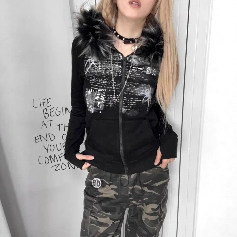 Kapucinis džemperis su kailio apykakle ir rhinestones, siauras siluetas, priekyje užtrauktukas, poliesterio audinys, retro laisvalaikio stilius